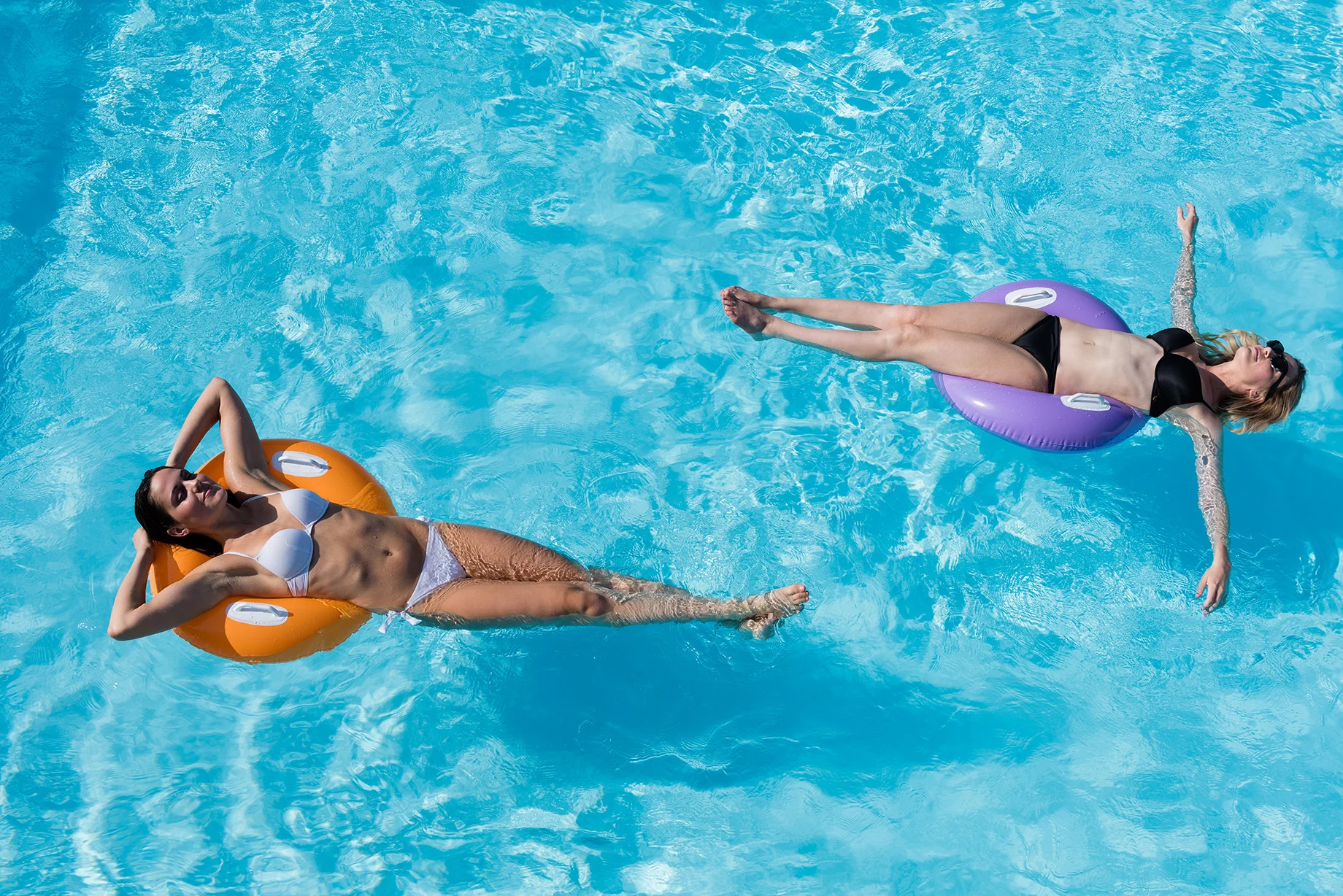 Ragazze in piscina rooftop Hotel Olimpia Bibione